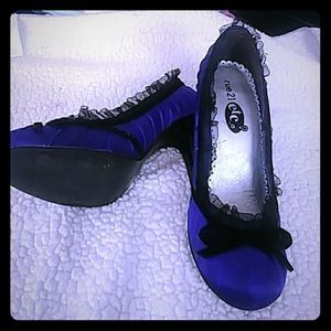 Rue 21 satin purple with cute pleats and ruffles